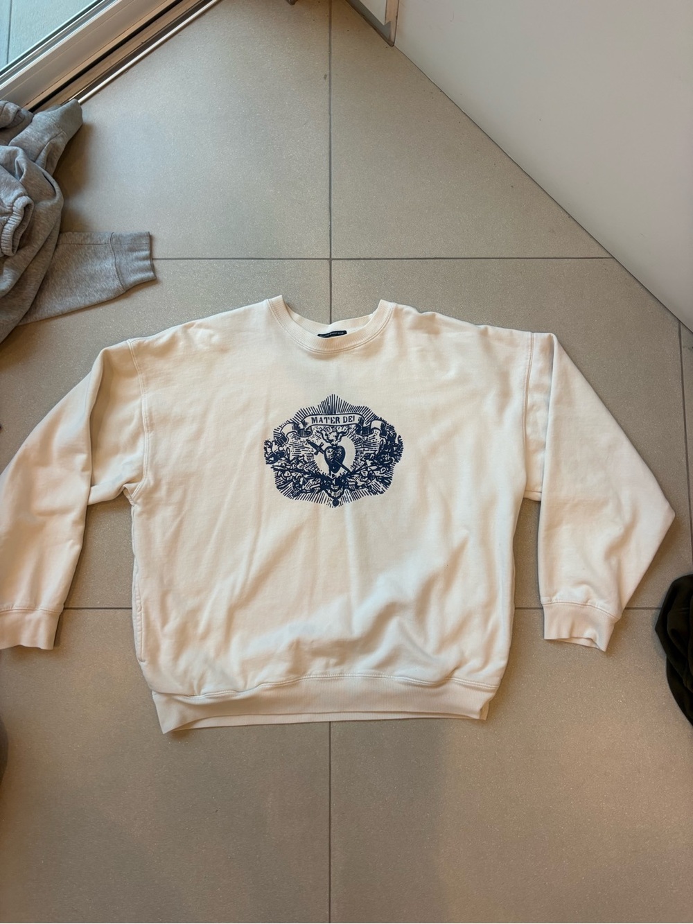 Brandy Melville Cream Graphic Crewneck Sweatshirt